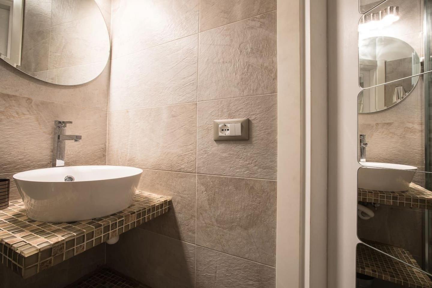 Crispi Deluxe 2 Bedroom โรม ภายนอก รูปภาพ